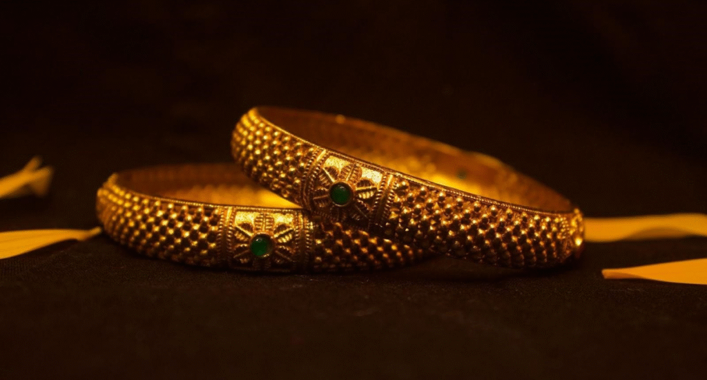 how to check real gold jewellery at home with simple tests